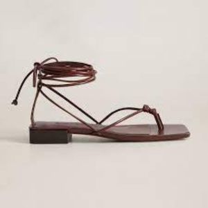 Leather straps sandals